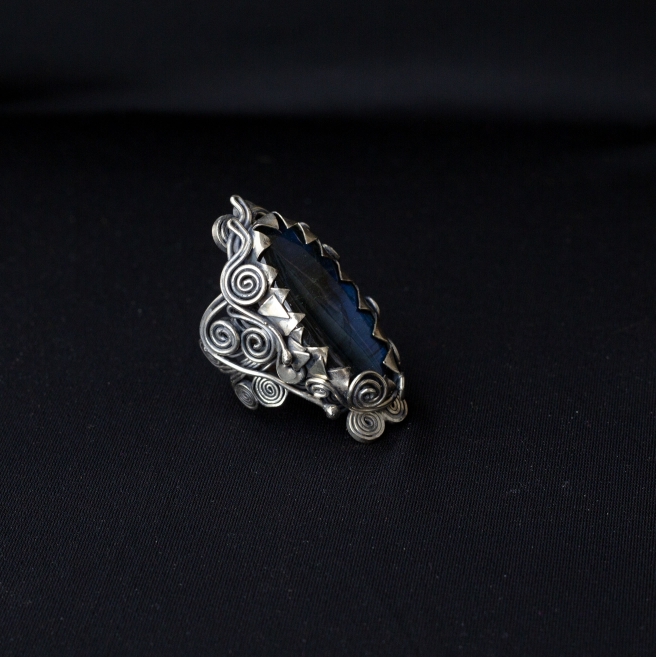 Natural Labradorite Silver Ring - Image 2
