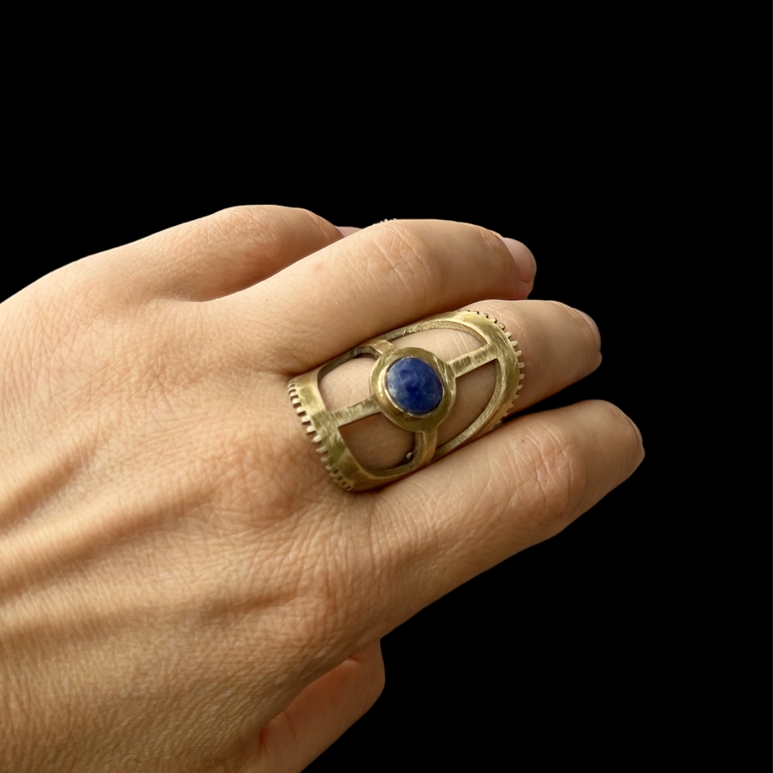 Gear Ring with Lapis Lazuli stone - Image 2