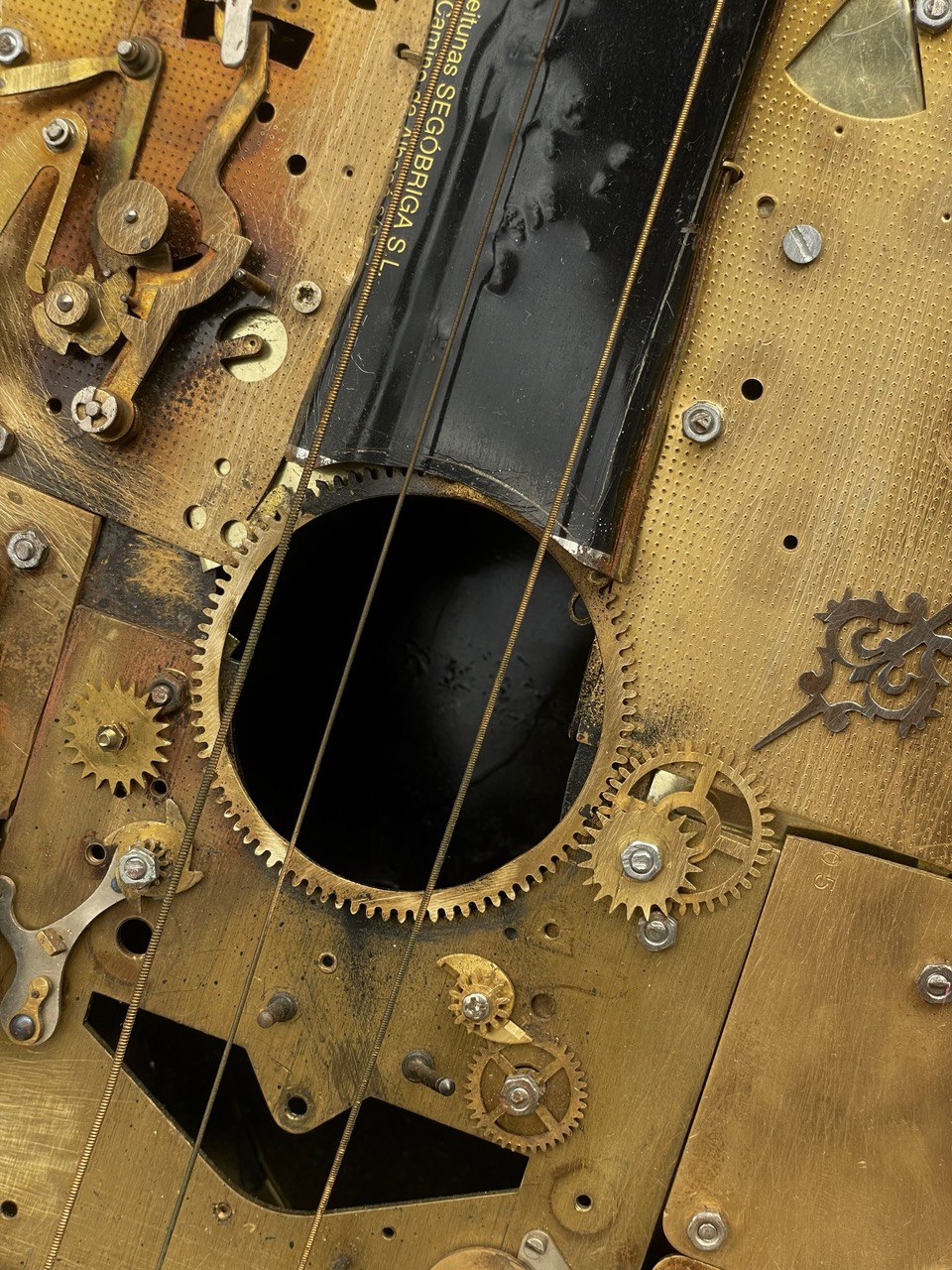Ukelele “AION” 78x28, 2024 - Image 4