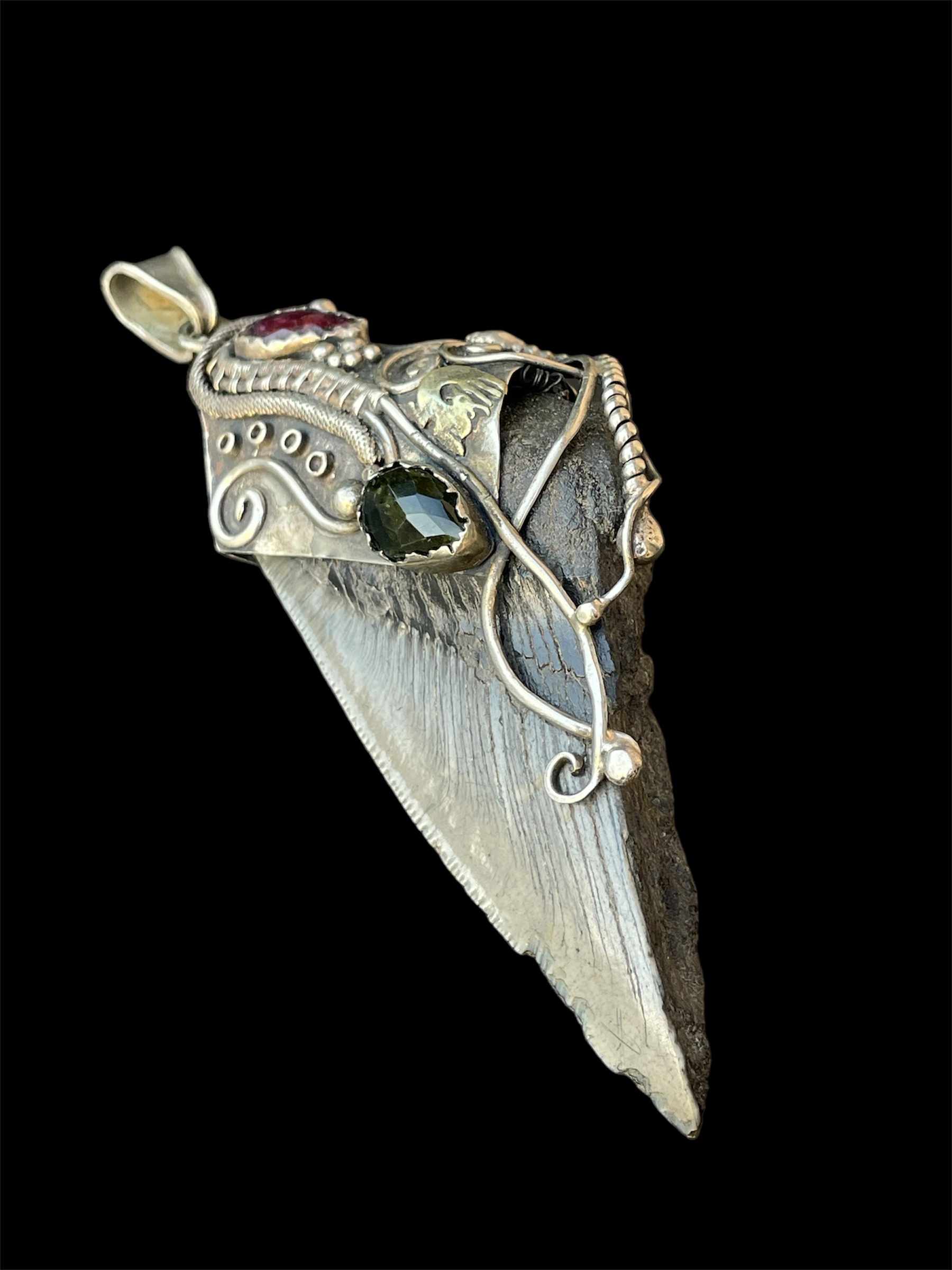 Megalodone Shark tooth sterling silver pendant - Image 7