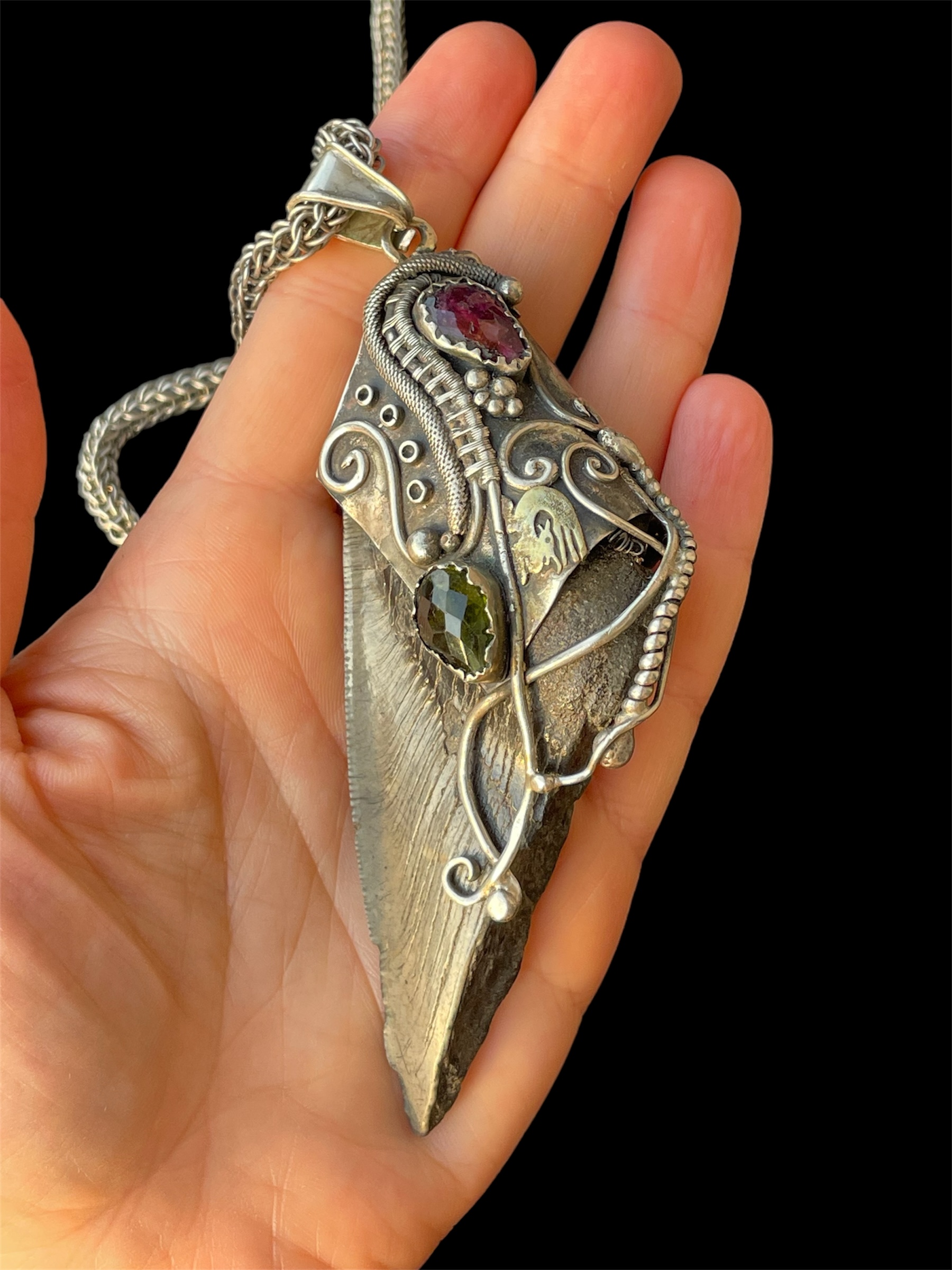Megalodone Shark tooth sterling silver pendant - Image 3