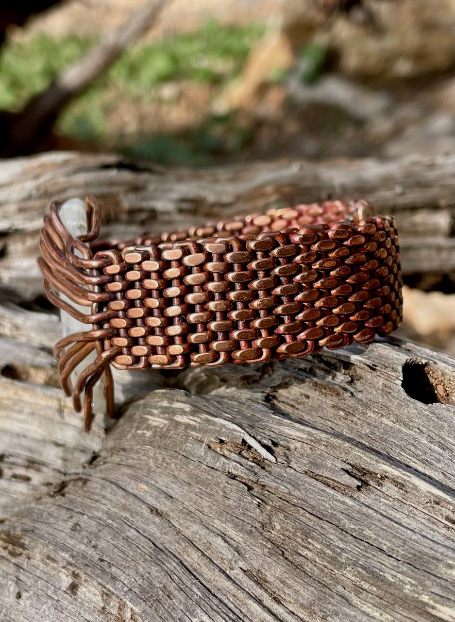 Adjustable copper bracelet with moon stone - Image 4
