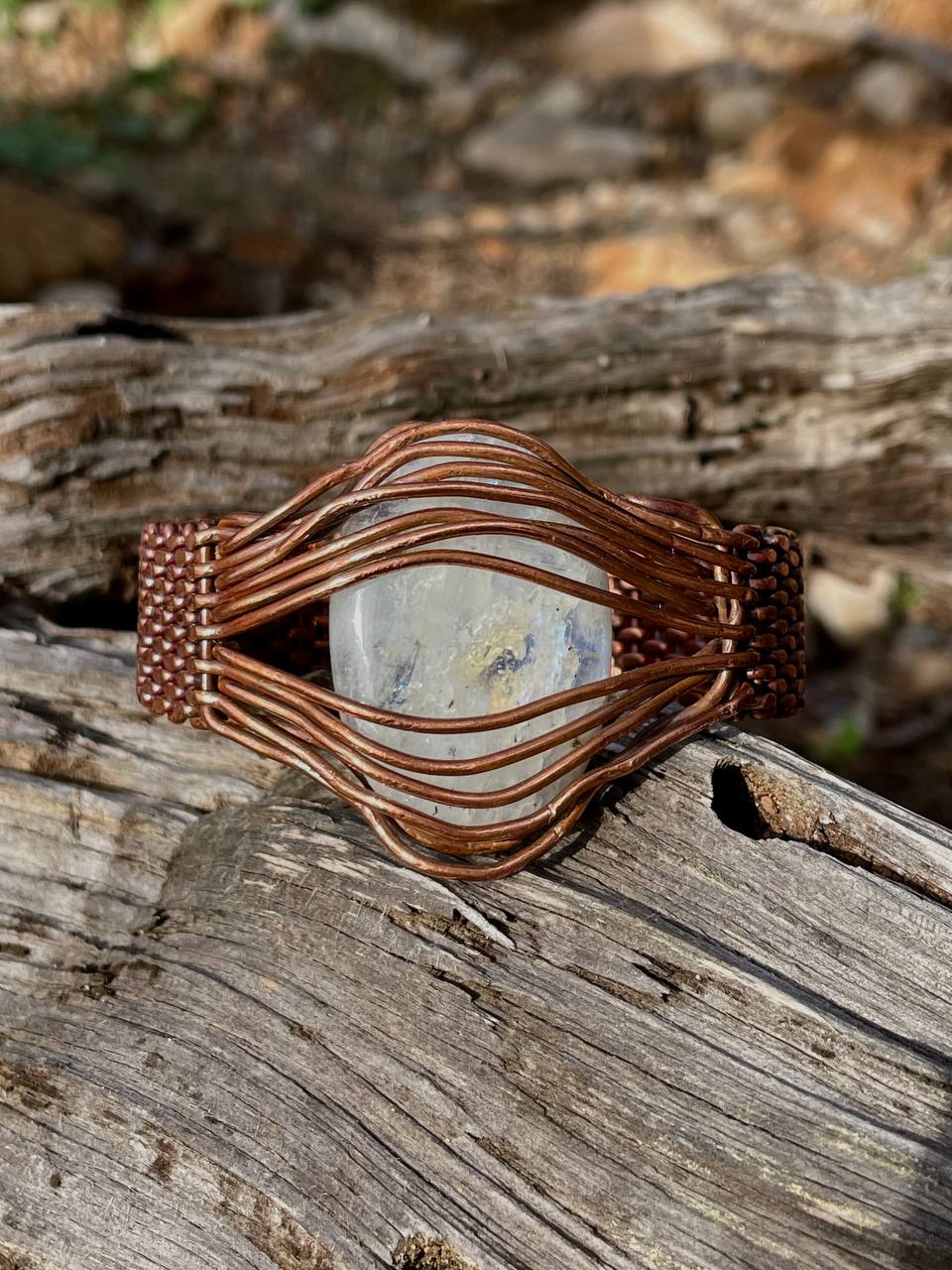 Adjustable copper bracelet with moon stone - Image 2